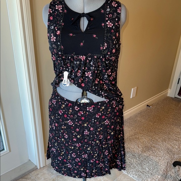Reitmans Skirt and Top Set Black Pink Yellow Floral Skater Skirt Sleeveless Top - Picture 1 of 14